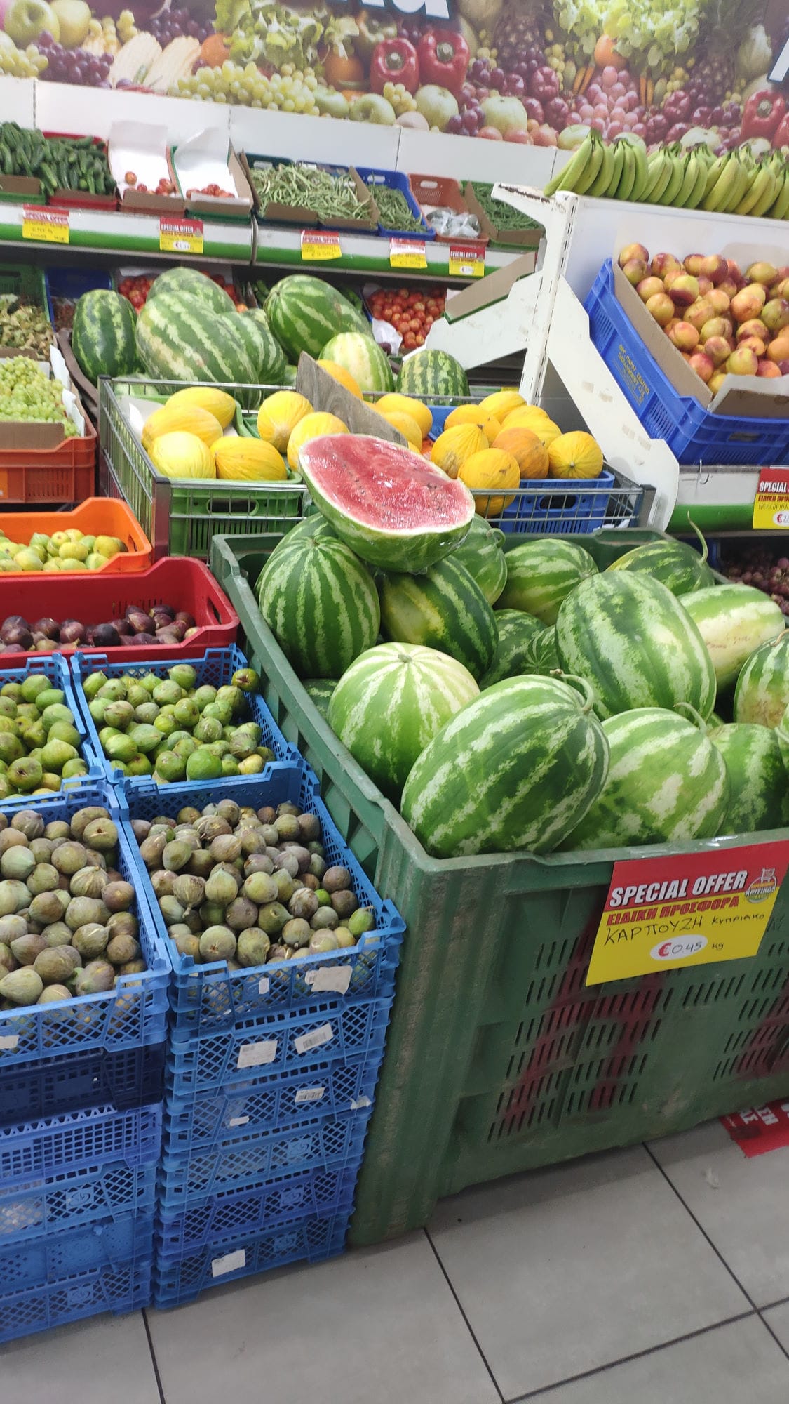 Wassermelonen im Supermarkt