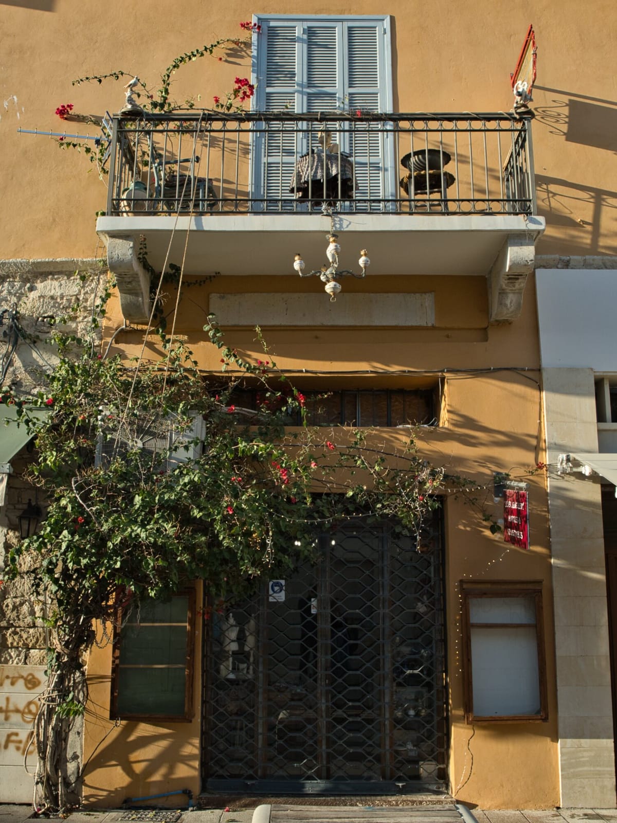 Straßenecken und Eingänge in Limassol